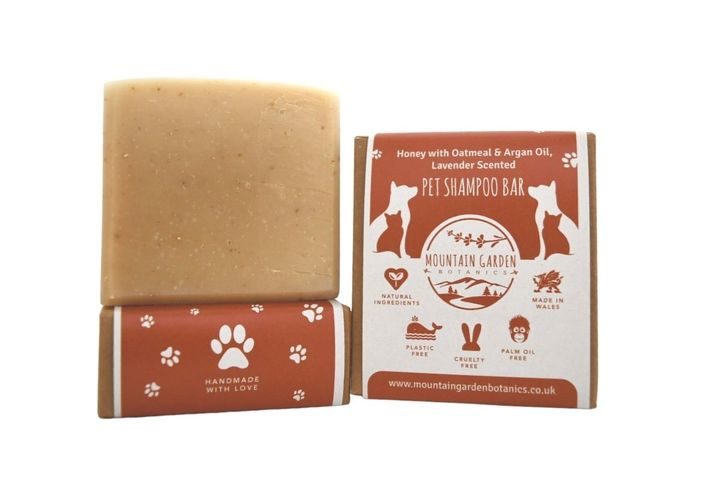 Mountain Garden Botanics Pet Shampoo Bar Honey and Oatmeal with Argan Oil Scented with Lavender
