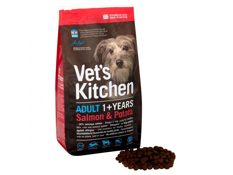 Vet's Kitchen Salmon & Potato Adult 1+ complete dry dog food