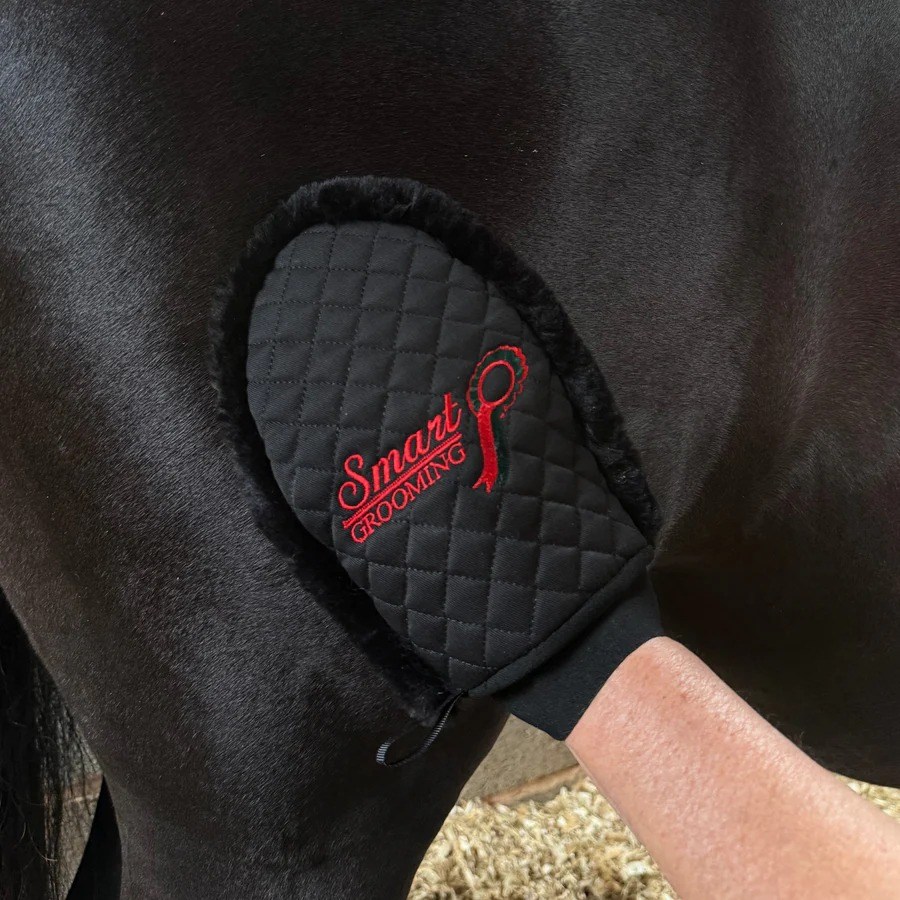 Smart Grooming Quilted Grooming Mitt - Black